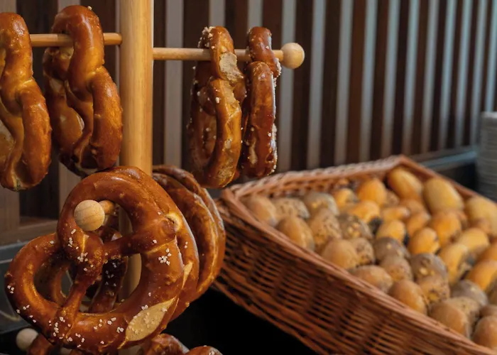 Hotel Plaza Premium Parkhotel 4*