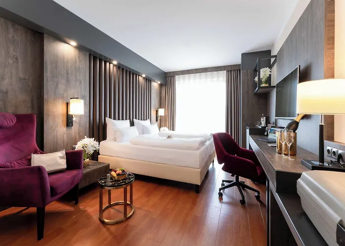 Plaza Premium Parkhotel Hotel 4*