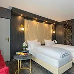Hotel Plaza Premium Parkhotel
