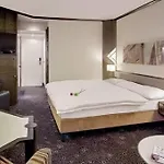 Plaza Premium Parkhotel Hotel 4*