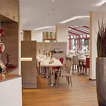 Plaza Premium Parkhotel Hotel