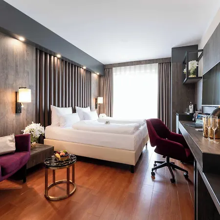 Plaza Premium Parkhotel 호텔 4*