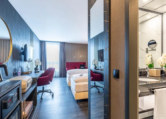 Plaza Premium Parkhotel 4*