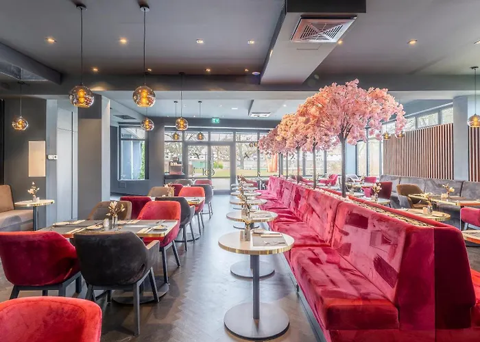 Plaza Premium Parkhotel فندق