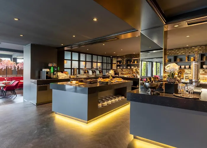 Plaza Premium Parkhotel 4*