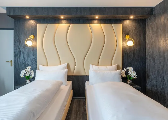 Plaza Premium Parkhotel فندق 4*